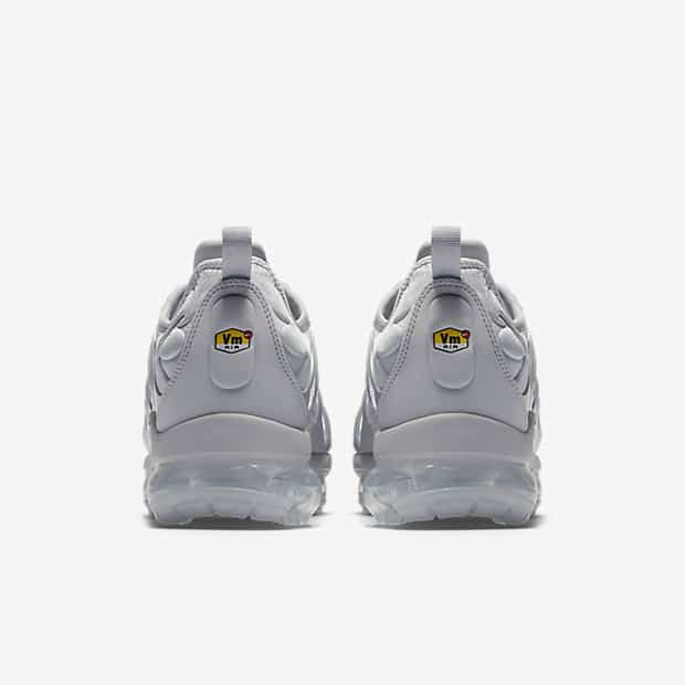 Air max vapormax plus grey on sale